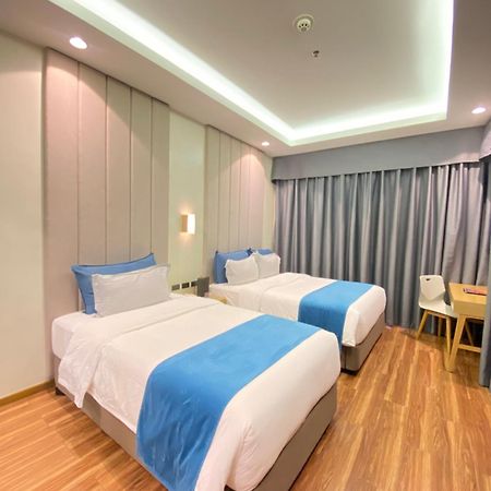 Bravo Tanauan Hotel Exteriör bild